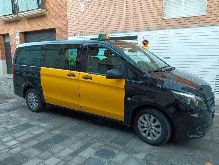 Tarifas de taxi Barcelona Aeropuerto: ¿Cómo calcular el precio de tu viaje?